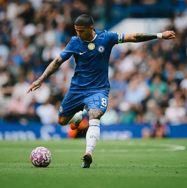 埃基蒂克转会之谜：放弃纽卡斯尔联加盟利物浦背后的考量